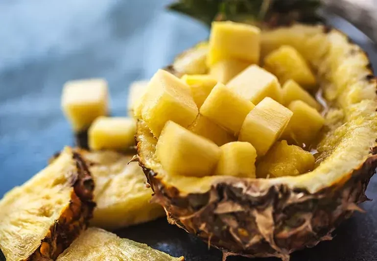 DOES CANNED PINEAPPLE HAVE ANY NUTRITIONAL VALUE?