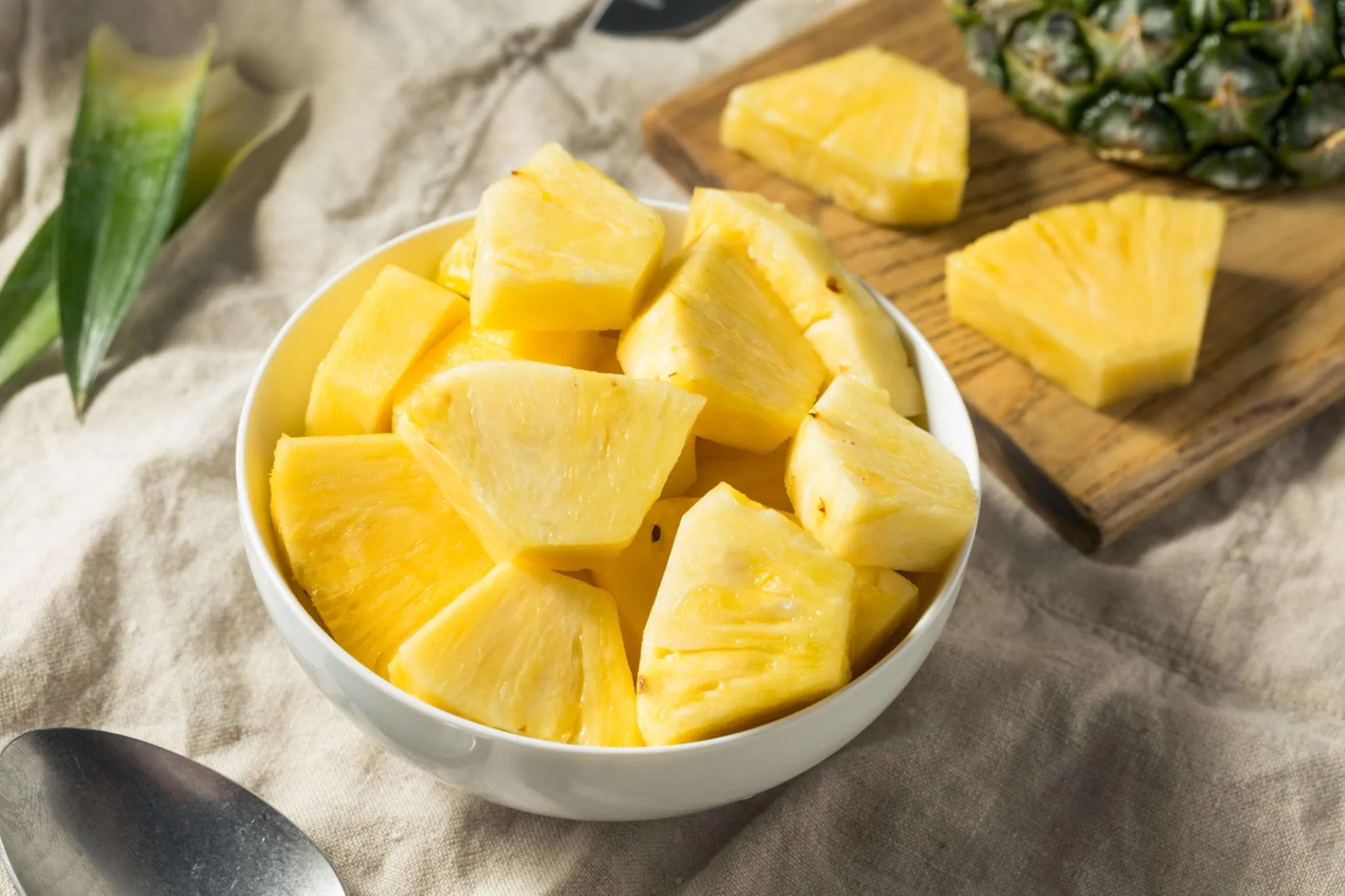 Pineapple provides plenty of water and volume for relatively few calories, making it a practical fruit choice for appetite control.