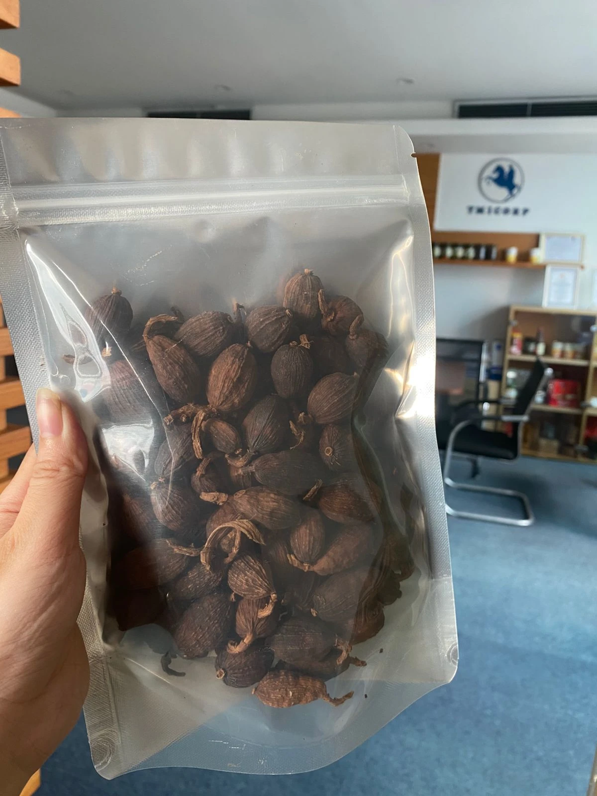 BLACK CARDAMOM