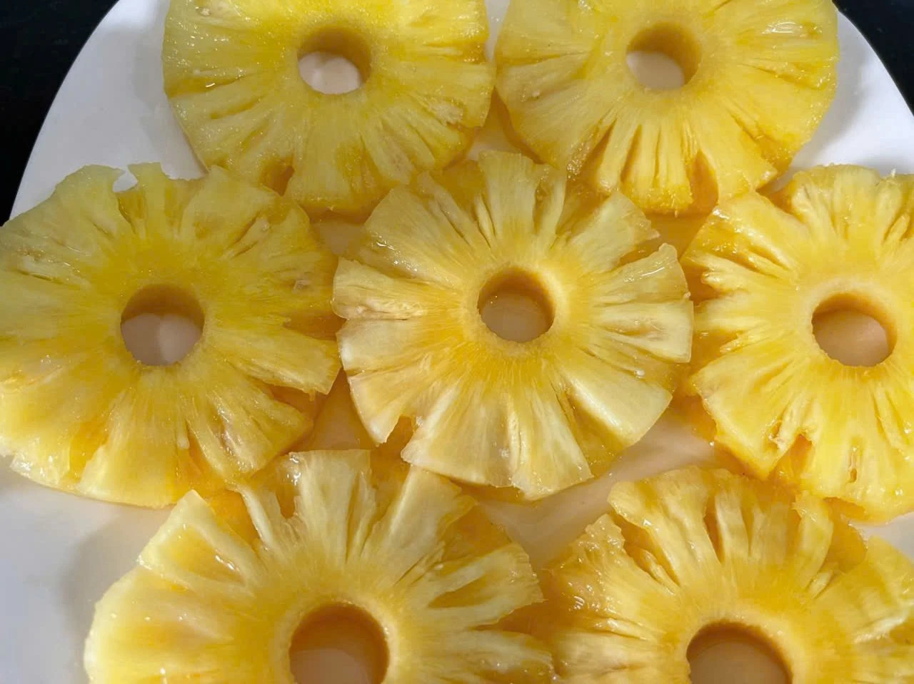 CANNED PINEAPPLE SLICES